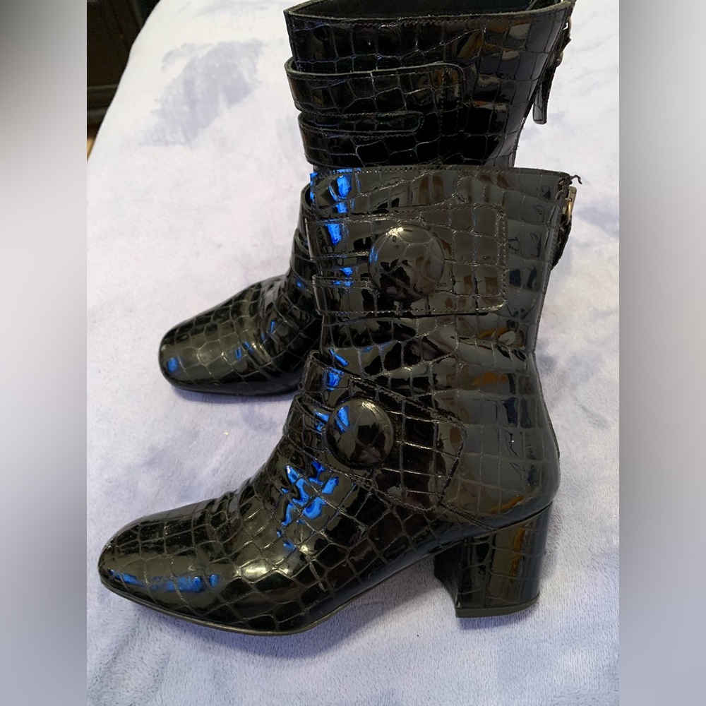 Stuart Weitzman Croc Embossed Leather Ankle Boots| Size 5 - Picture 2 of 11